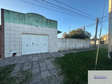 Casa en venta de 2 dormitorios c/ cochera en 9 de Julio