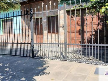 Casa en venta de 2 dormitorios c/ cochera en 9 de Julio