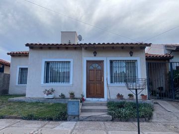 VENTA CASA BARRIO FURLOTTI MAIPU MENDOZA