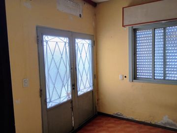 VENTA CASA 5AMB EN TURDERA C/COCHERA 2 PATIOS