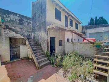 VENTA CASA 3 AMBIENTES GALPON COCHERA LOTE OLIVOS