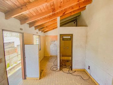 VENTA CASA 3 AMBIENTES GALPON COCHERA LOTE OLIVOS