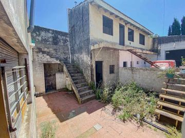 VENTA CASA 3 AMBIENTES GALPON COCHERA LOTE OLIVOS