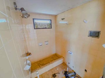 VENTA CASA 3 AMBIENTES GALPON COCHERA LOTE OLIVOS