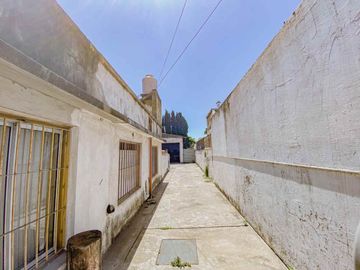 VENTA CASA 3 AMBIENTES GALPON COCHERA LOTE OLIVOS