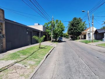 VENTA PH AL FRENTE TRES AMBIENTES CASTELAR NORTE