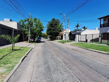 VENTA PH AL FRENTE TRES AMBIENTES CASTELAR NORTE