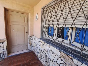 VENTA PH AL FRENTE TRES AMBIENTES CASTELAR NORTE