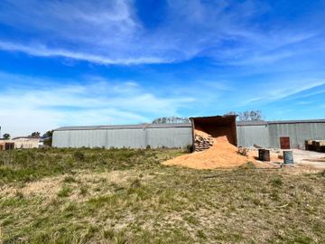 VENTA GALPONES EN MORENO SOBRE 18553 M2 TERRENO