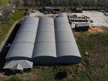 VENTA GALPONES EN MORENO SOBRE 18553 M2 TERRENO