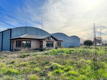 VENTA GALPONES EN MORENO SOBRE 18553 M2 TERRENO