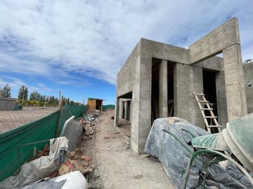 Casa en Venta - Bº La Quebrada - Lujan