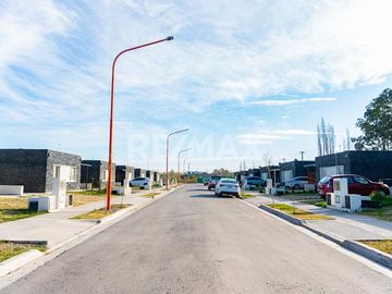 VENTA CASAS 2 DORM. LA FALDA, CIPOLLETTI