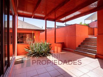 Se vende casa de 6 D+4B+ 1Dy 1 B de servicio en J. del Sur a 20.000 (Valor tasación 25.400 UF)