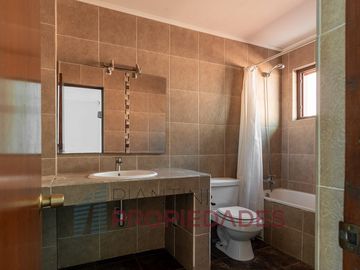 Se vende casa de 6 D+4B+ 1Dy 1 B de servicio en J. del Sur a 20.000 (Valor tasación 25.400 UF)