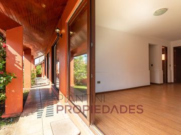 Se vende casa de 6 D+4B+ 1Dy 1 B de servicio en J. del Sur a 20.000 (Valor tasación 25.400 UF)