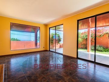 Se vende casa de 6 D+4B+ 1Dy 1 B de servicio en J. del Sur a 20.000 (Valor tasación 25.400 UF)