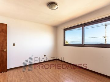 Se vende casa de 6 D+4B+ 1Dy 1 B de servicio en J. del Sur a 20.000 (Valor tasación 25.400 UF)