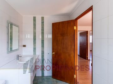 Se vende casa de 6 D+4B+ 1Dy 1 B de servicio en J. del Sur a 20.000 (Valor tasación 25.400 UF)