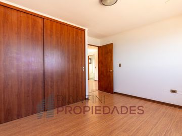 Se vende casa de 6 D+4B+ 1Dy 1 B de servicio en J. del Sur a 20.000 (Valor tasación 25.400 UF)