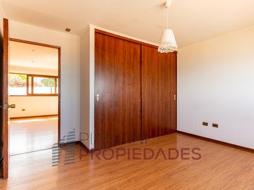 Se vende casa de 6 D+4B+ 1Dy 1 B de servicio en J. del Sur a 20.000 (Valor tasación 25.400 UF)