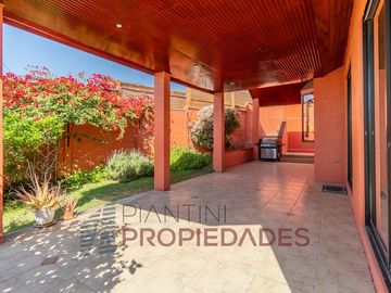 Se vende casa de 6 D+4B+ 1Dy 1 B de servicio en J. del Sur a 20.000 (Valor tasación 25.400 UF)