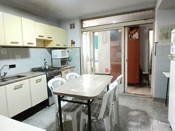 Venta Depto 4 Amb. cochera, balcon al frente y dep