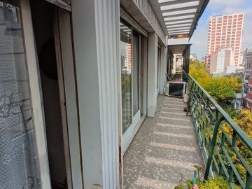 Venta Depto 4 Amb. cochera, balcon al frente y dep