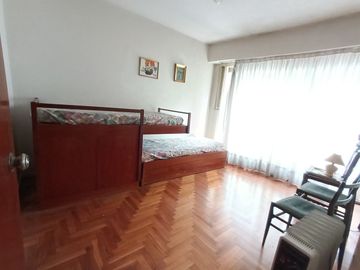 Venta Depto 4 Amb. cochera, balcon al frente y dep