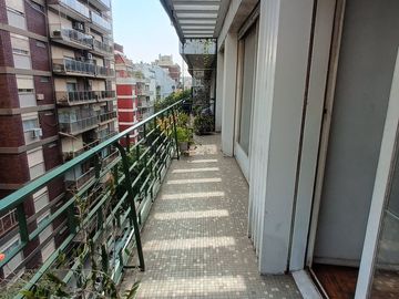Venta Depto 4 Amb. cochera, balcon al frente y dep