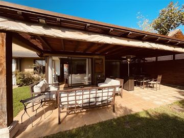 Casa en Venta en Condominio Alerce Andino / Casa Grande