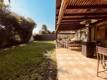 Casa en Venta en Condominio Alerce Andino / Casa Grande