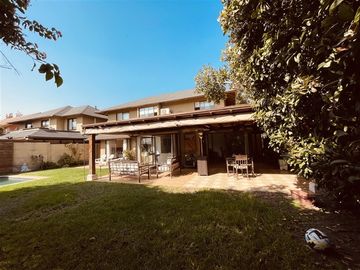 Casa en Venta en Condominio Alerce Andino / Casa Grande