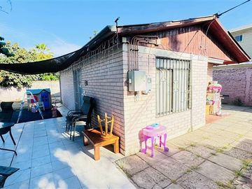 Casa en Venta en TENIENTE PIZZOLEO 256, QUILICURA
