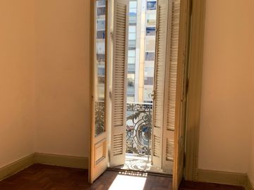 Venta departamento 4 ambientes en Montserrat