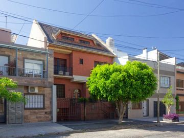 CASA 7 AMB  JARDÍN QUINCHO LAVADERO COCHERA