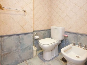 CASA 7 AMB  JARDÍN QUINCHO LAVADERO COCHERA