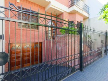 CASA 7 AMB  JARDÍN QUINCHO LAVADERO COCHERA