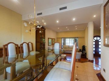 CASA 7 AMB  JARDÍN QUINCHO LAVADERO COCHERA