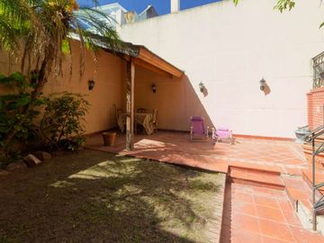 CASA 7 AMB  JARDÍN QUINCHO LAVADERO COCHERA