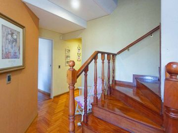 CASA 7 AMB  JARDÍN QUINCHO LAVADERO COCHERA