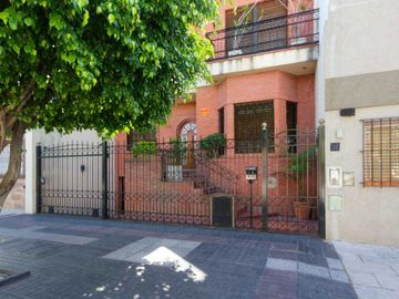 CASA 7 AMB  JARDÍN QUINCHO LAVADERO COCHERA