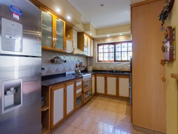 CASA 7 AMB  JARDÍN QUINCHO LAVADERO COCHERA