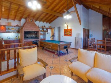 CASA 7 AMB  JARDÍN QUINCHO LAVADERO COCHERA