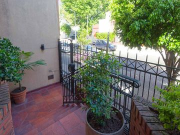 CASA 7 AMB  JARDÍN QUINCHO LAVADERO COCHERA