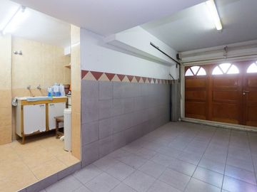 CASA 7 AMB  JARDÍN QUINCHO LAVADERO COCHERA