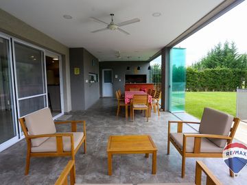 CASA 4 AMBIENTES EN ALQUILER  SANTA JUANA, CANNING