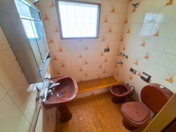 VENTA CASA CON COCHERA Y DEPÓSITO +DEPTO SAN JUSTO