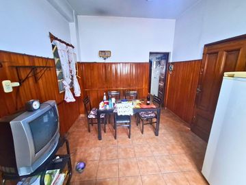 VENTA CASA CON COCHERA Y DEPÓSITO +DEPTO SAN JUSTO