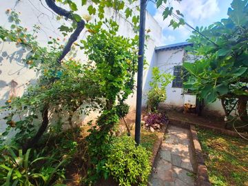 VENTA CASA CON COCHERA Y DEPÓSITO +DEPTO SAN JUSTO